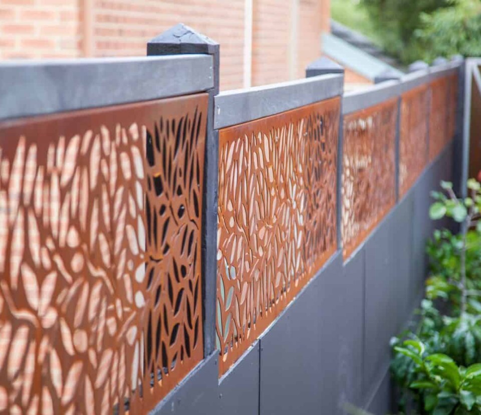 Beautiful corten fence topping used in Kew garden design