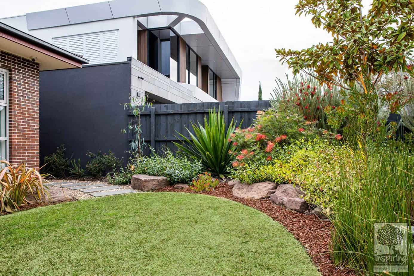 Corner view of Glen Waverley front garden design as shown in Houzz